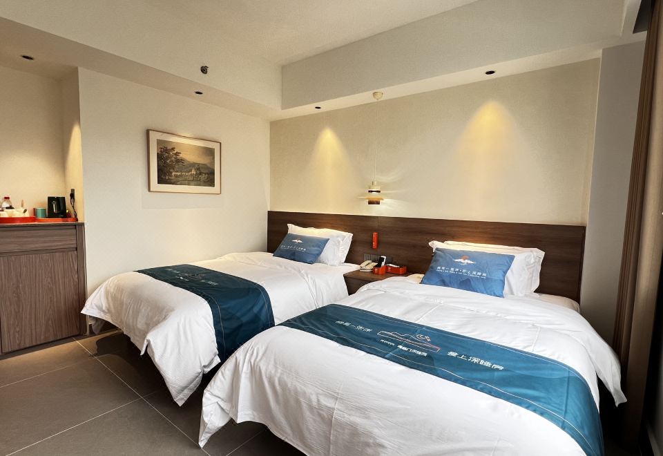 Qingjian Mountain Spring Twin Room