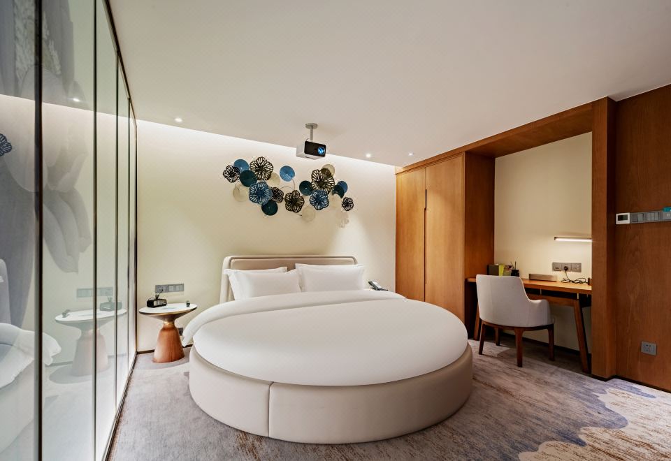 栖云楼躺平治癒大床房（圆床+畅享影音）无窗