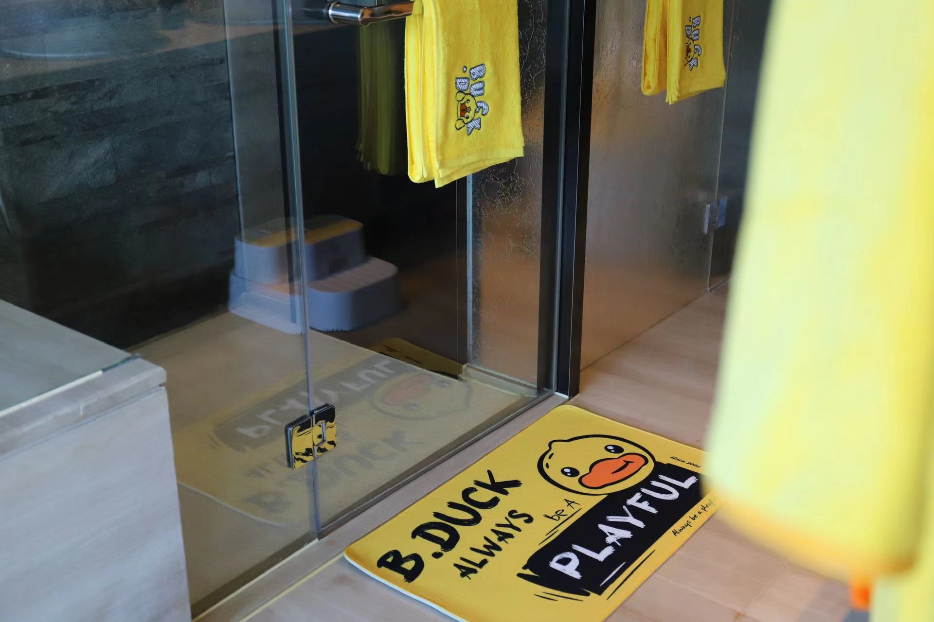 B.Duck小黄鸭亲子主题房