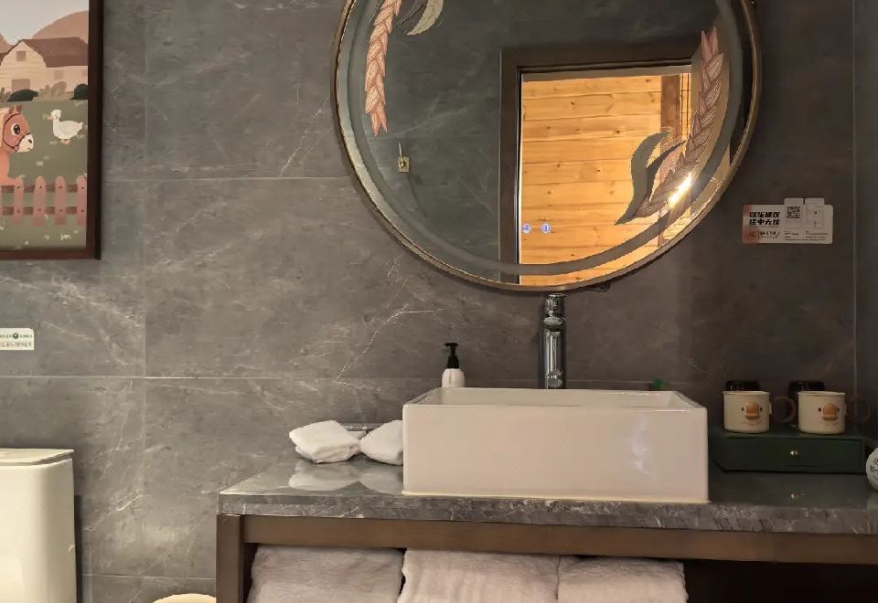 Wonderland Resort ZhujiCute Pet Theme Family Room