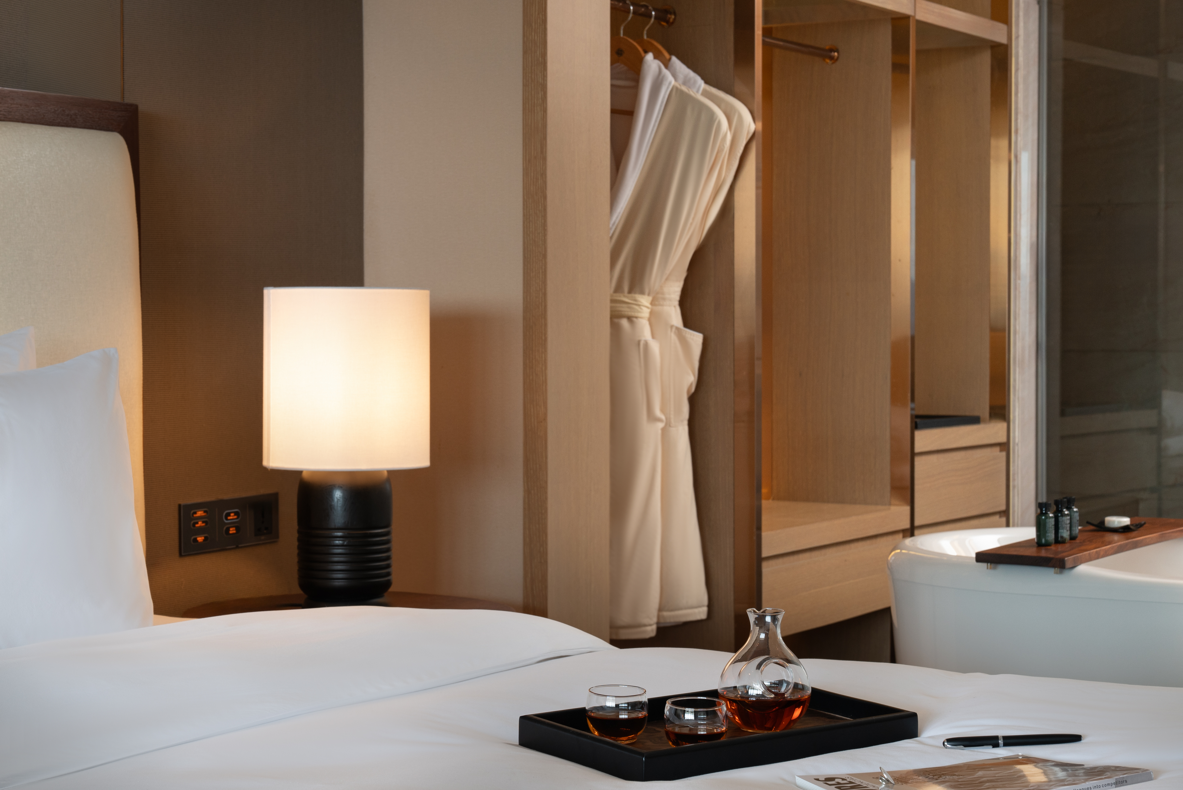 Guilin Exhibition International Hotel行政豪華雙床房丨靜享舒懶浴缸+獨立辦公桌+甜夢之床