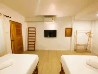U Box Hostel