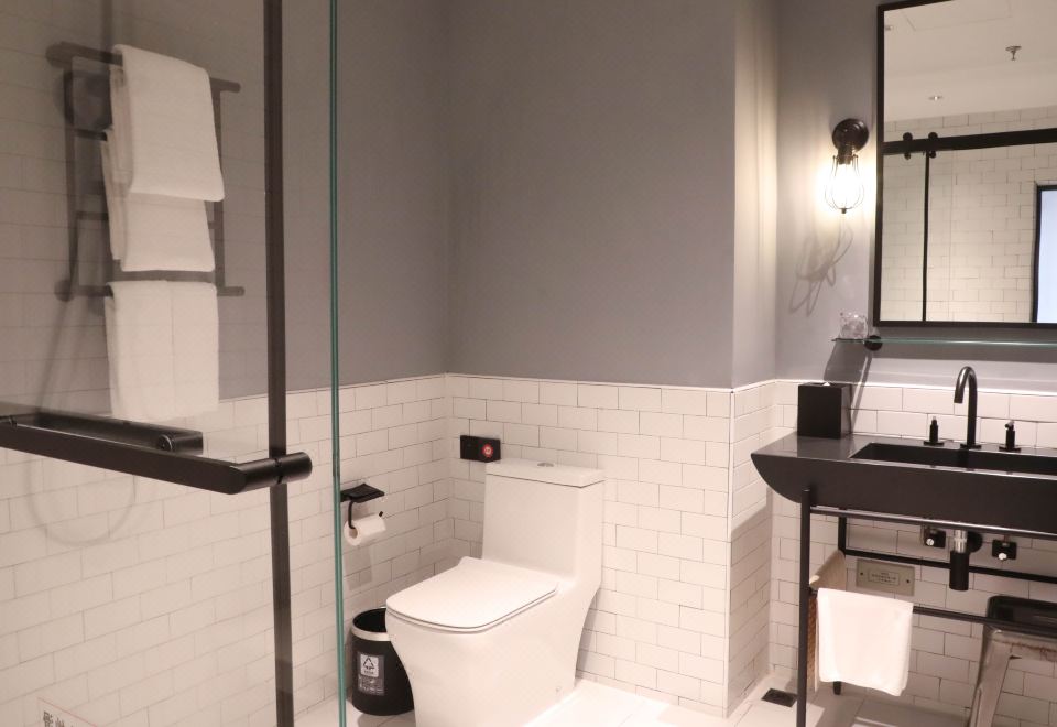 Moxy Shenzhen North StationSelected King Bed Room