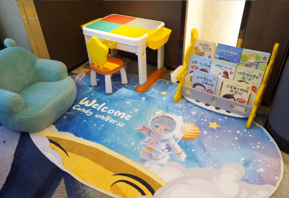 糖果STAR星际主题家庭房（太空舱）