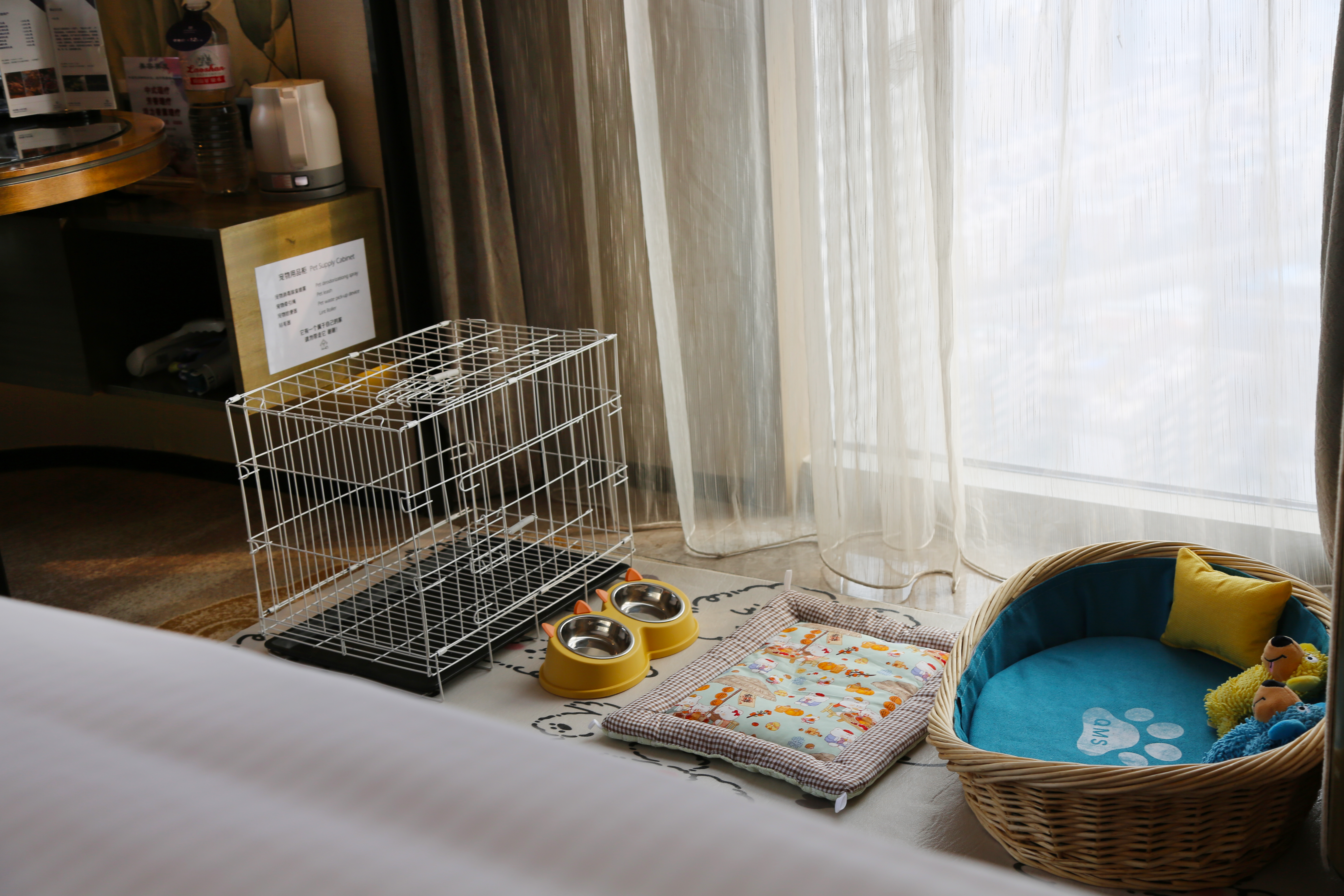 萌寵友好大床房（萌寵窩墊+玩具+食盆+溜寵物件）