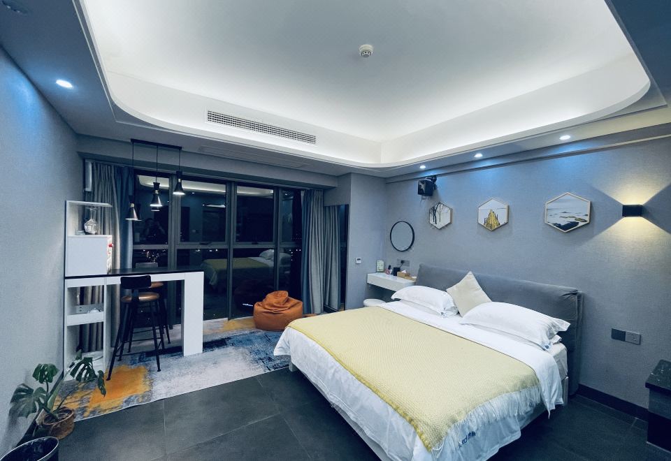 River-View Laser Large Screen Cinema Room (Hanging Toilet)