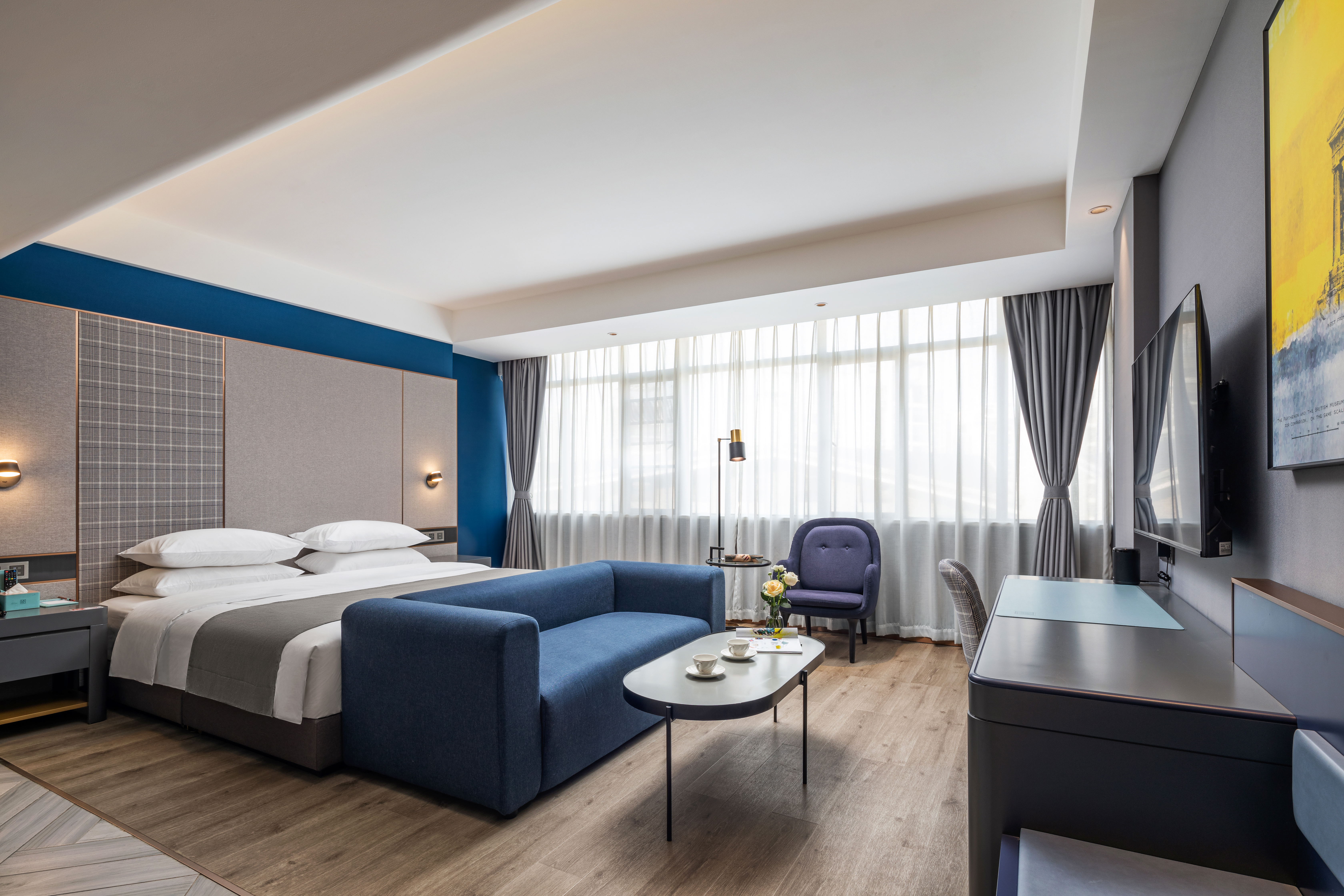 商务豪华大床房丨独立茶盘+Mini小冰箱+软卧沙发