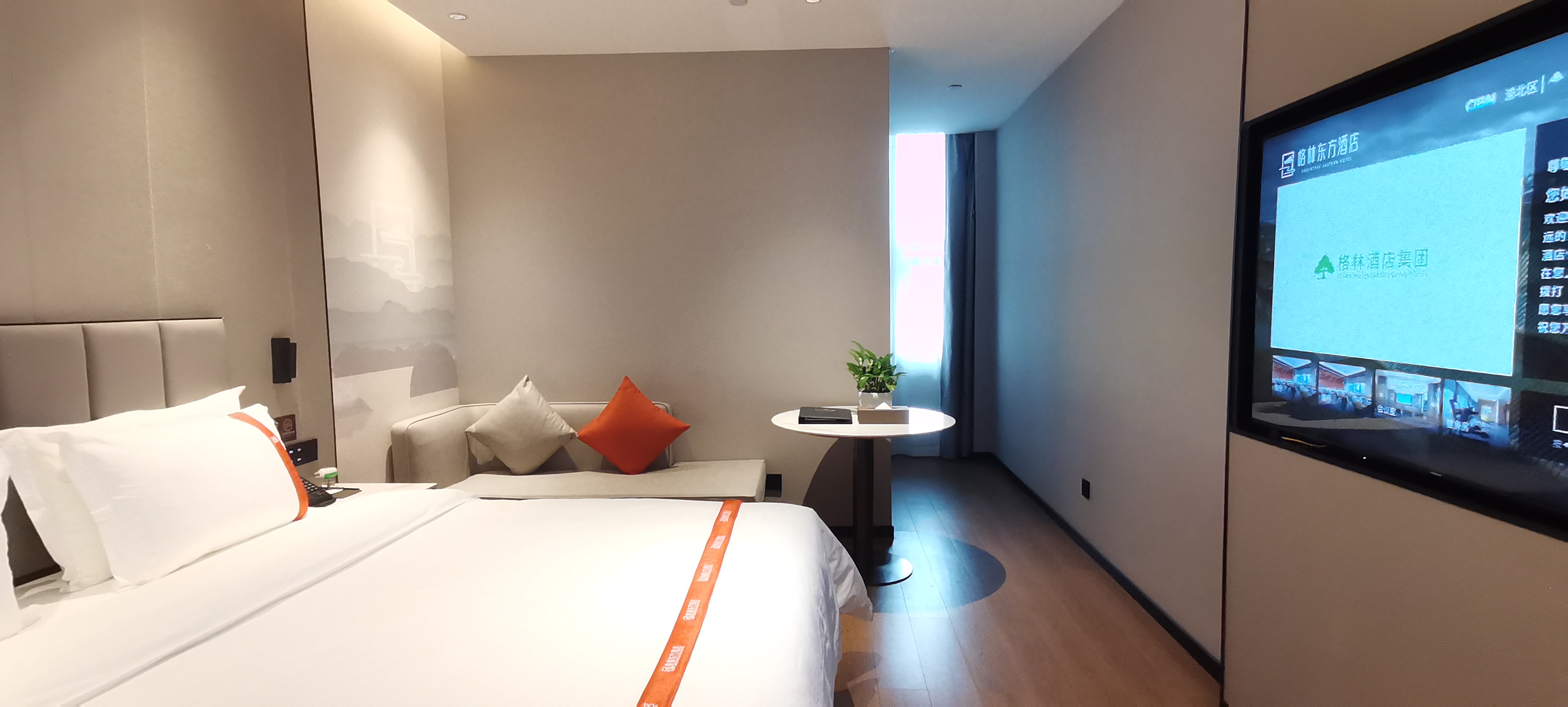 商务大床房（智能投屏+城市地标）