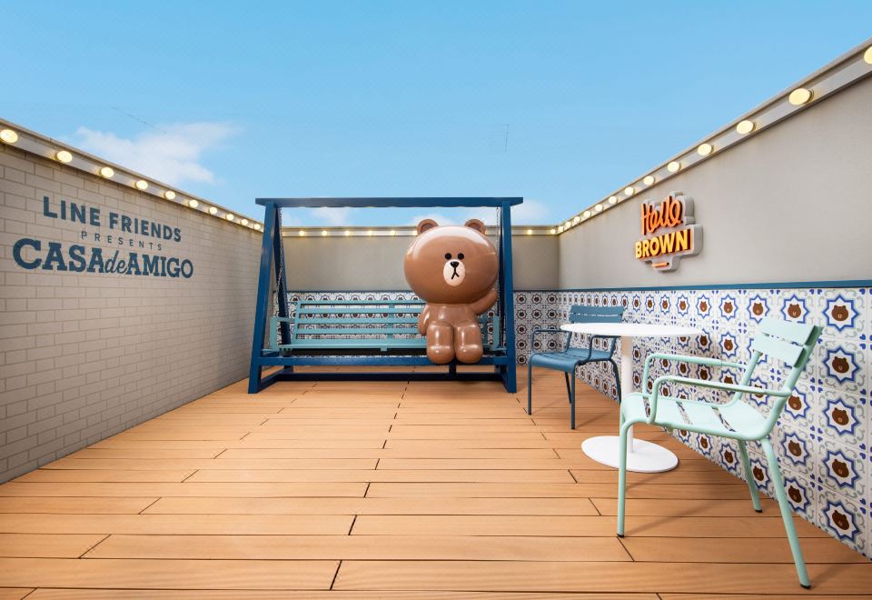 LINE FRIENDS BROWN 高級豪華陽台客房 （雙床）