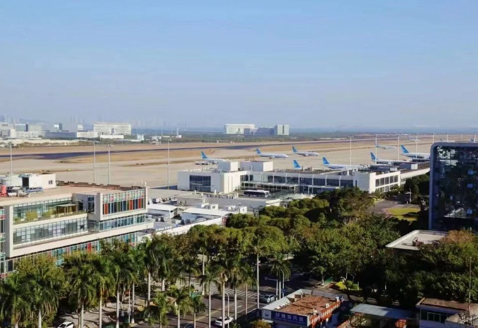 栖云楼高级大床房（机坪景观）