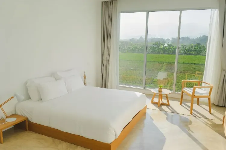 ห้องดีลักซ์ เตียงใหญ่ พร้อมวิวภูเขา