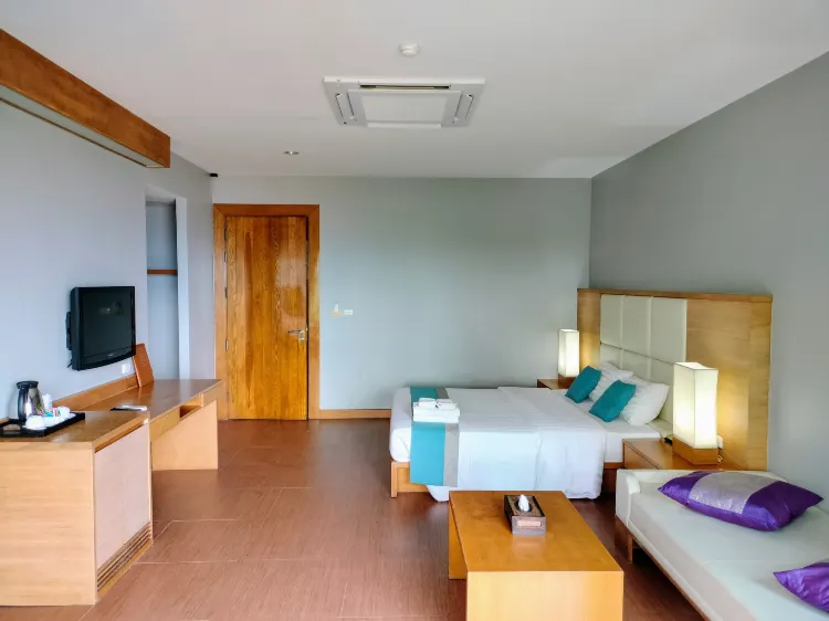 ห้องสวีทดีลักซ์ซีไซด์พร้อมอ่างจากุซซี่