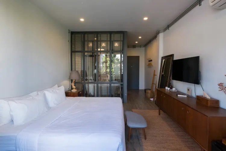 Deluxe Double Room with Bathtub 4