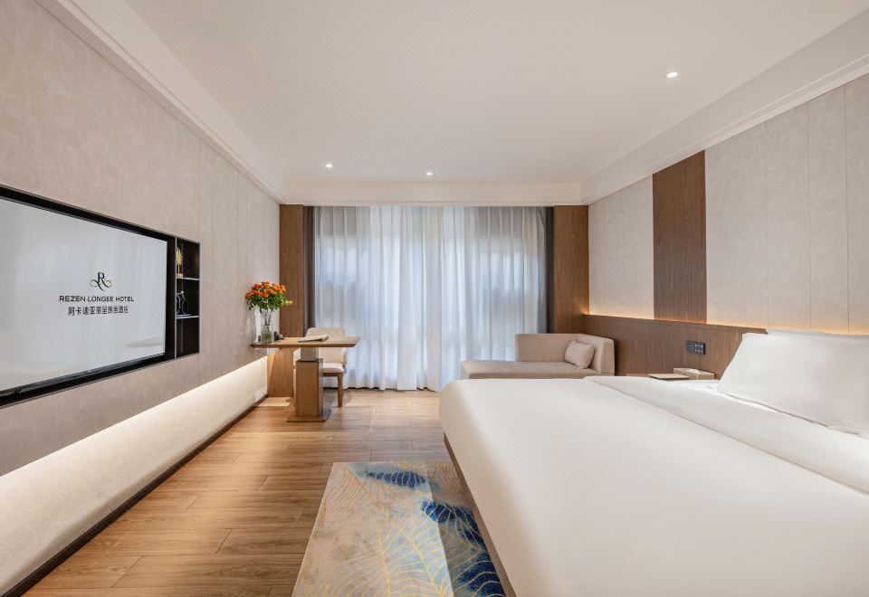 Mufeng Serene Sleep Double Bed Room (Mini Fridge + Chaise Lounge)