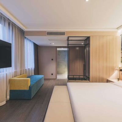 精選大床房（投屏電視） 成都武侯雙楠亞朵輕居酒店優惠