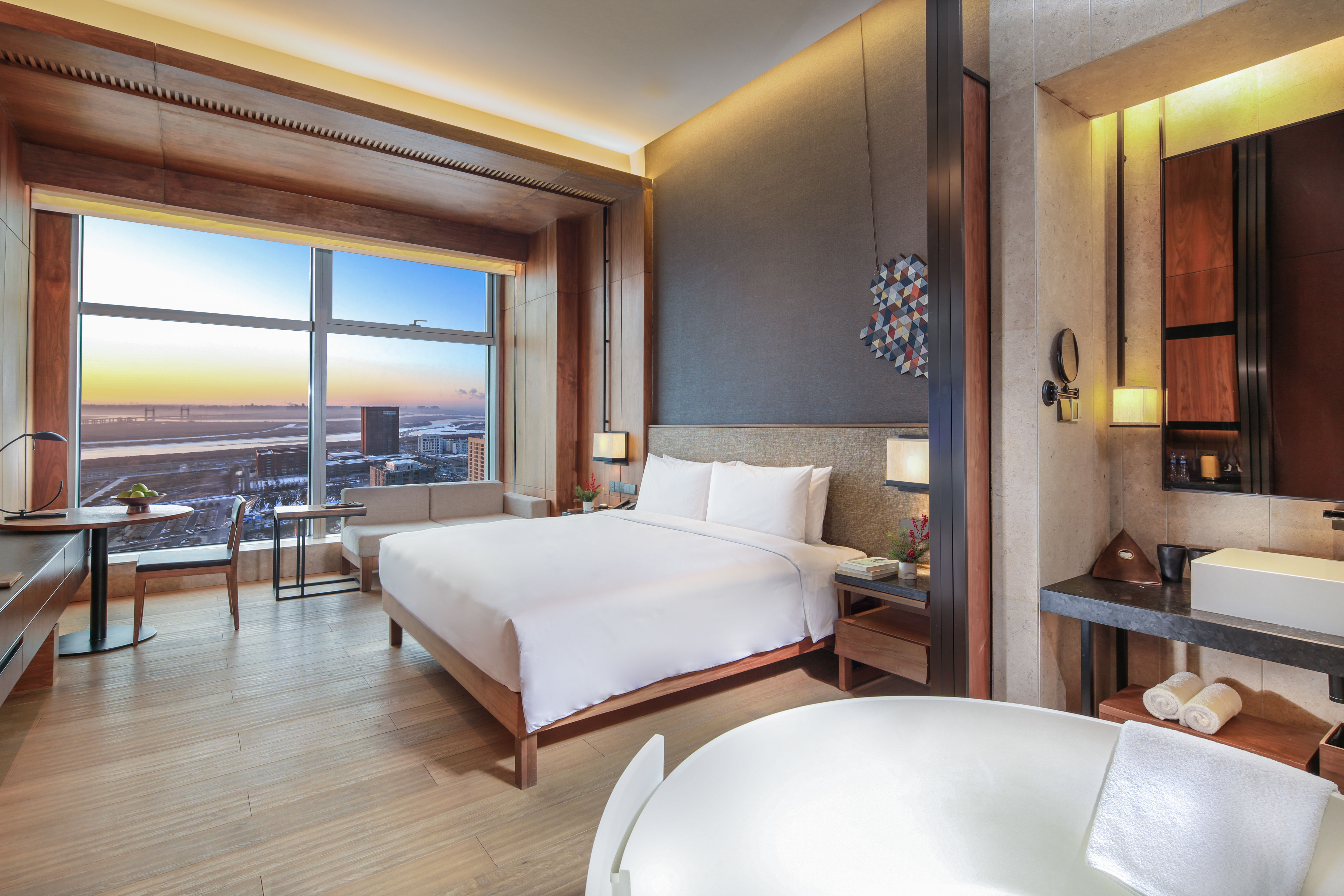 撮羅子-映日大床房