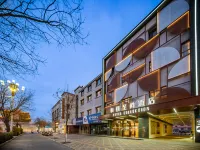 Yitel Zhishang Hotel (Zhangye West Railway Station Bell and Drum Tower Branch) Hotel a 