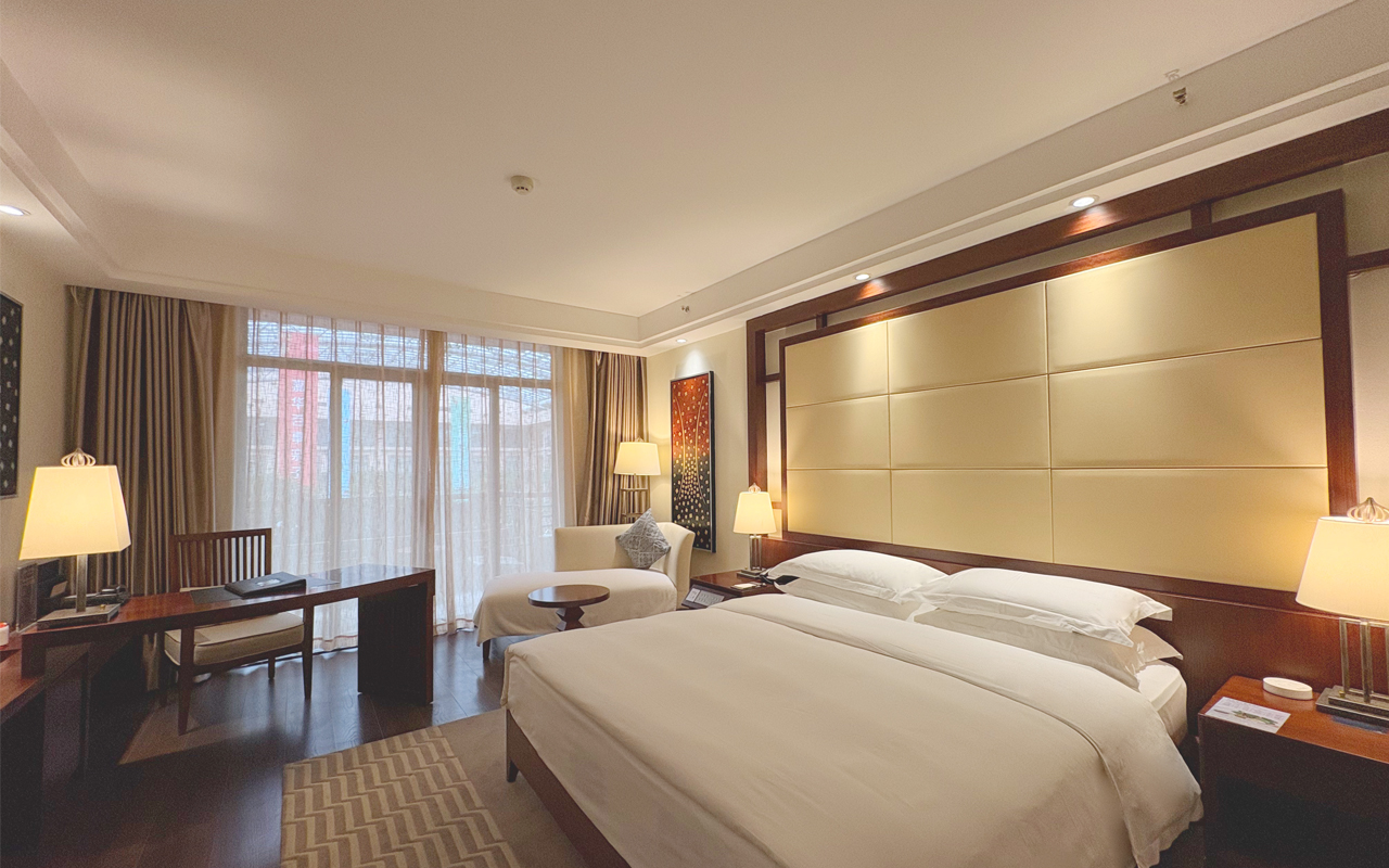 温泉豪华大床房（温泉水+观景大阳台）