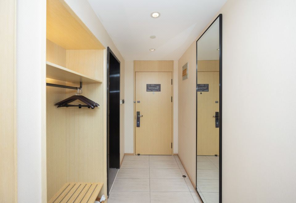 套房（露臺+65寸投屏電視+分體空調+地暖）