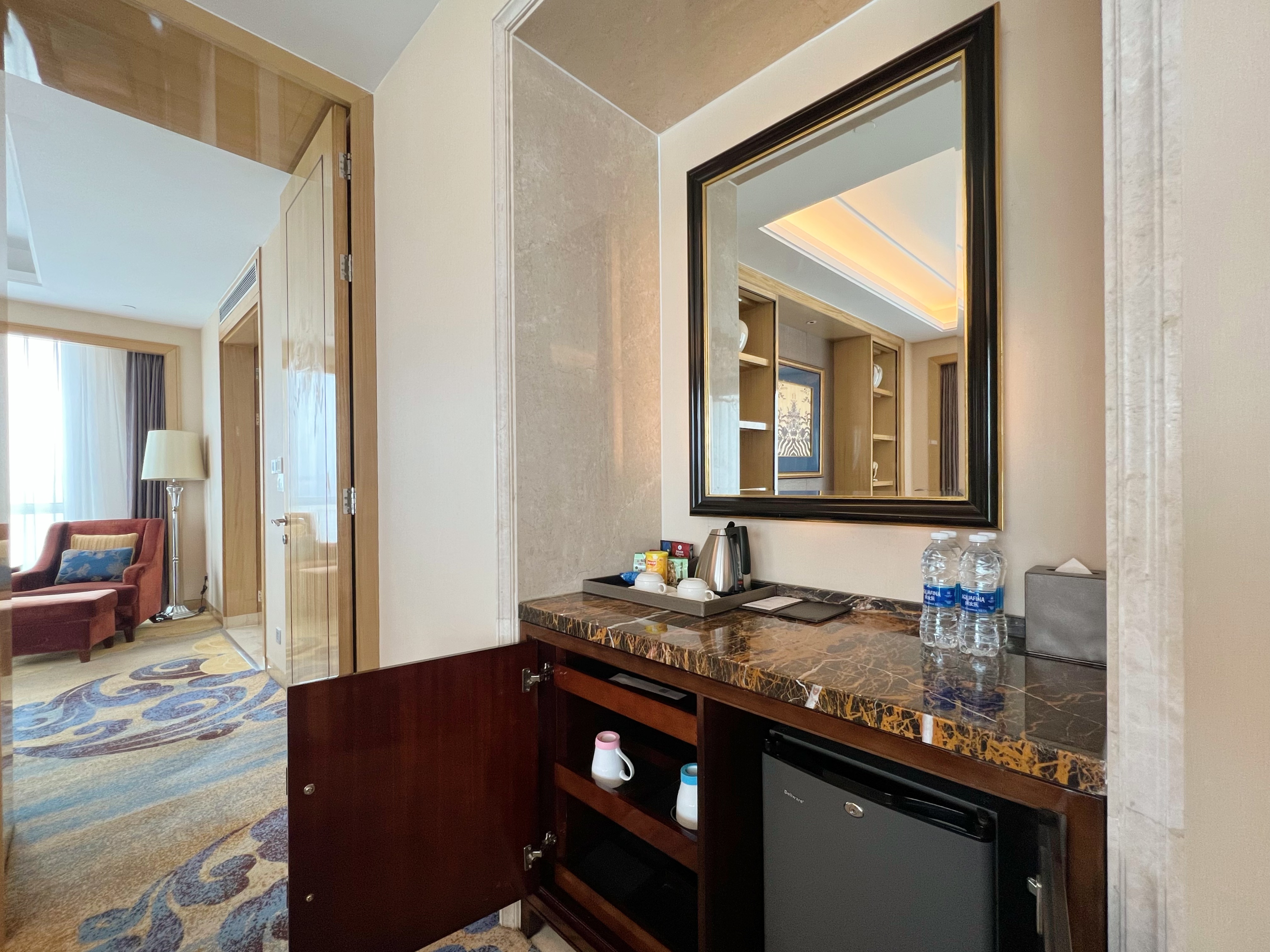 豪华套房（会客区+衣帽间+双衞）