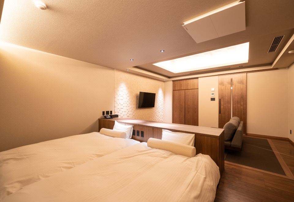 附樓4F和洋室帶富士山景觀浴缸臥室靠窗