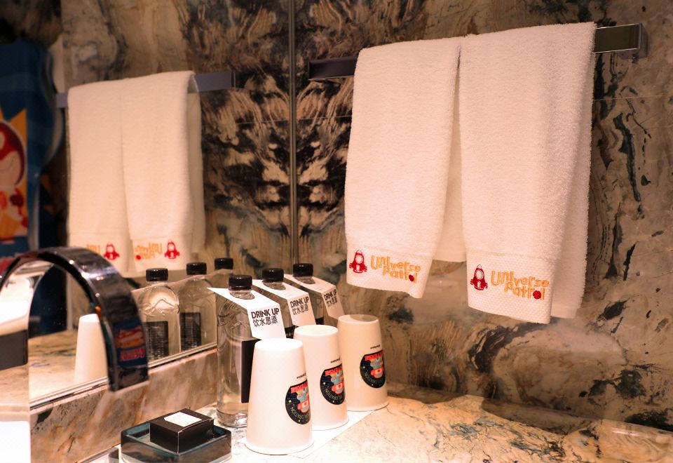 W Hotel XianCosmic Chomp Team Themed Family Twin Room