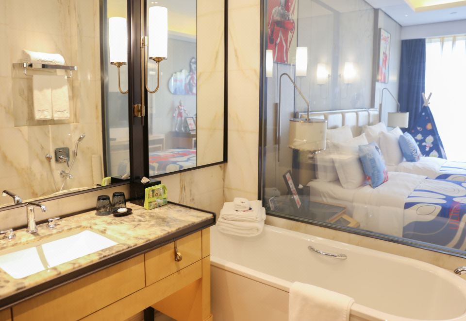 奥特曼主题家庭连通房