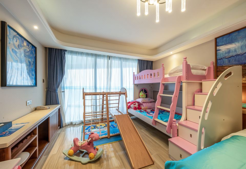 酷芽超级飞侠大床+上下铺海景家庭房