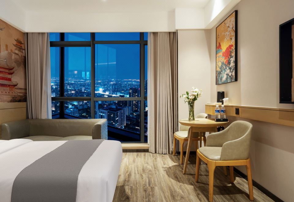 设计师尊享双床房（智能客控+落地大窗+遮光窗帘）