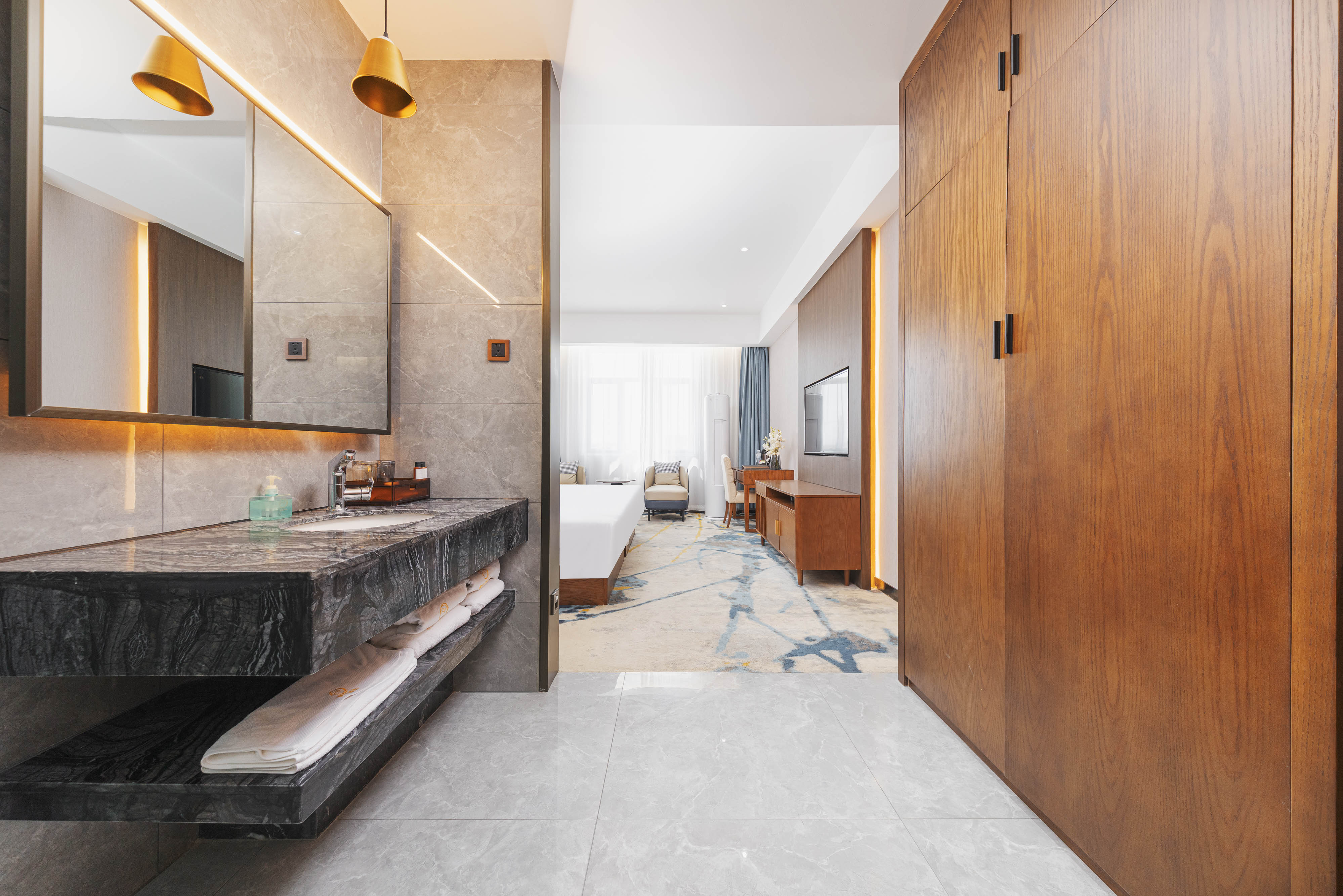 凤凰嘉宾大床房