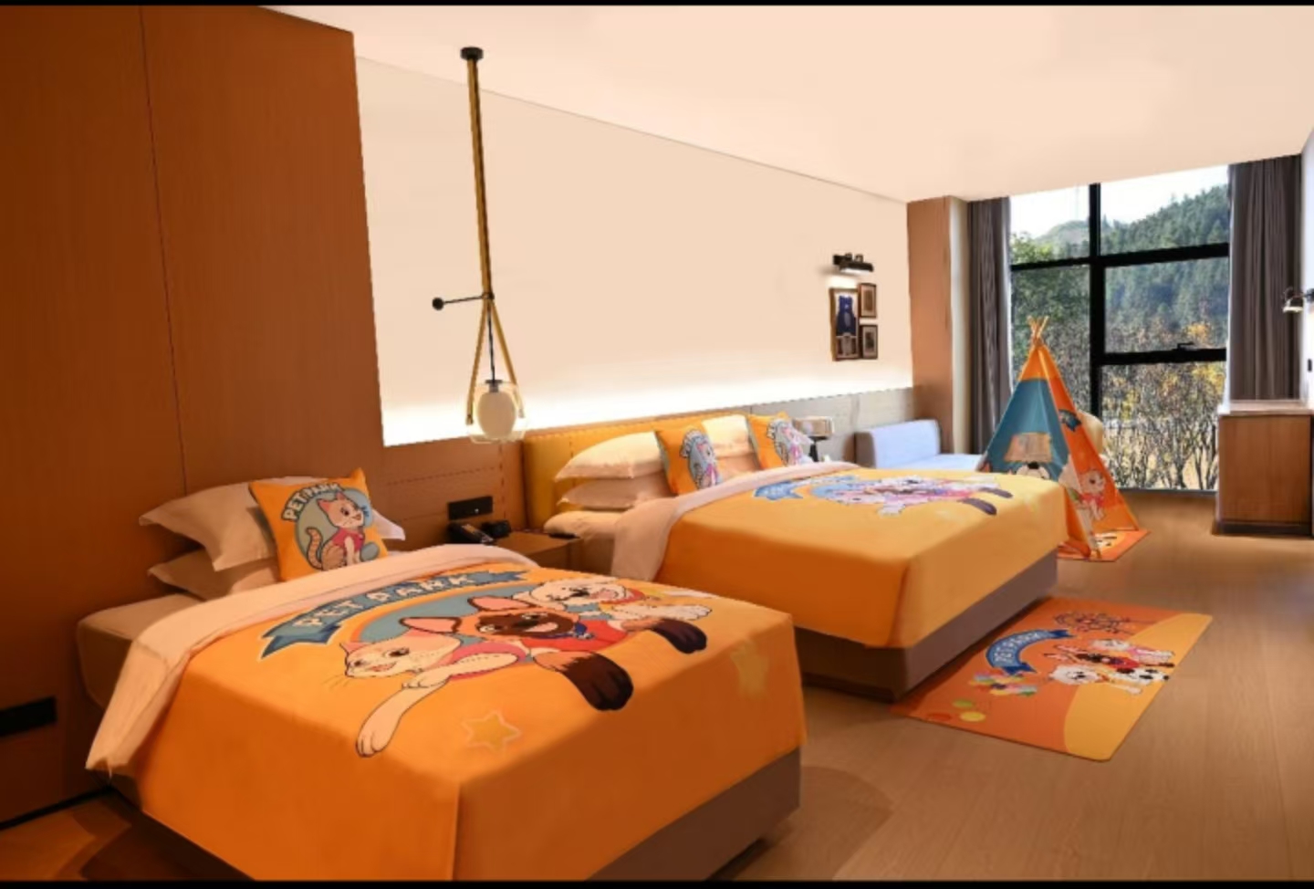 Family-friendly Family Room
