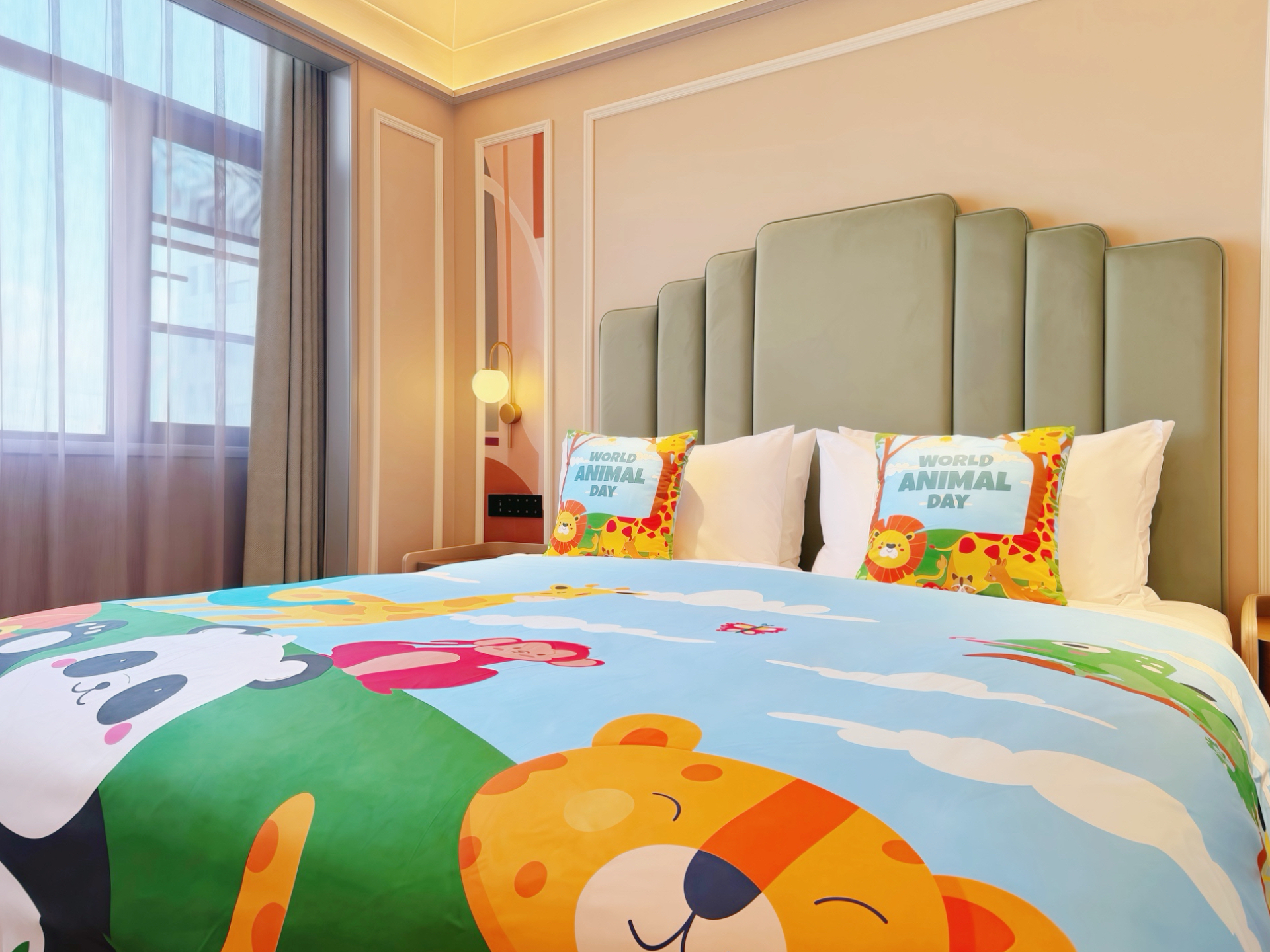 欢乐动物派对家庭套房（主题床品空气净化器智能马桶）
