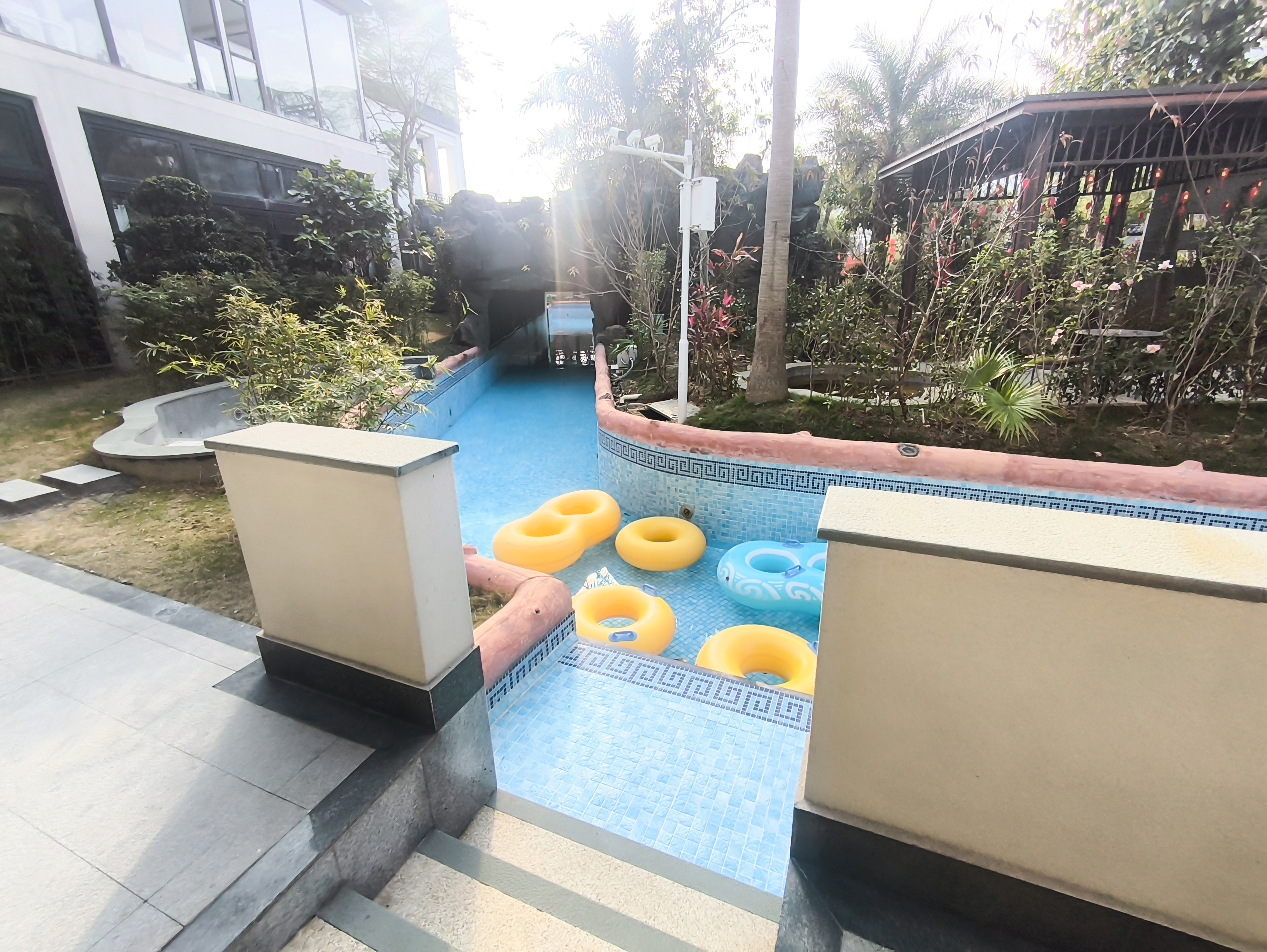 池畔親水溫泉套房二房一廳（獨立泡池）