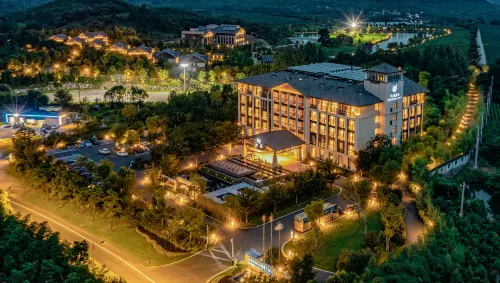 Grand New Century Nanshan Heyuan Hot Spring Resort
