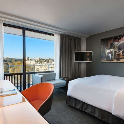 Deluxe King Room - Balcony With Eiffel Tower View Pullman Paris Eiffel Tower Hotel Promo Code