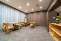 카만 호텔 (화저우 베이안 버스 정류장 주우쉬안 지점)