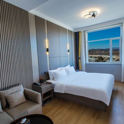 河景豪華大床房（零壓睡眠枕） 承德避暑山莊環宇假日飯店優惠