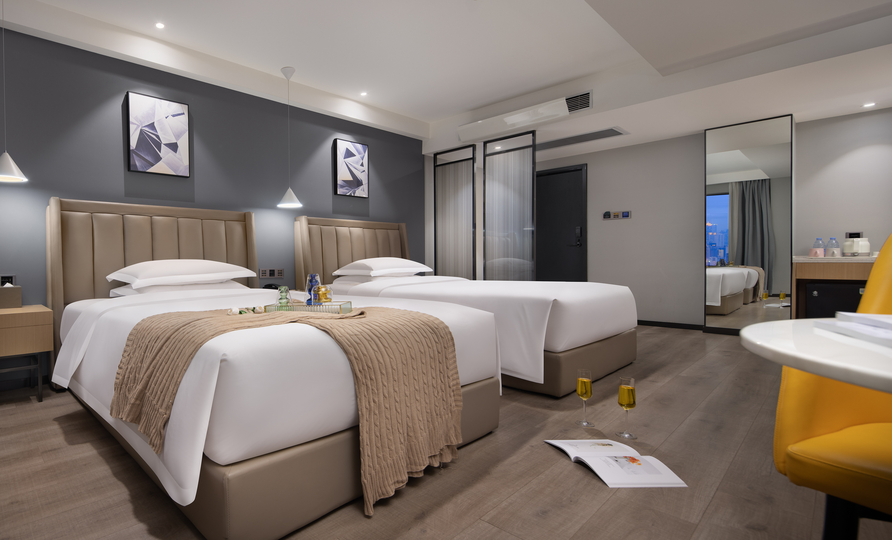 致雅双床房（超大衞浴化粧间+零压记忆床垫+智能客控）