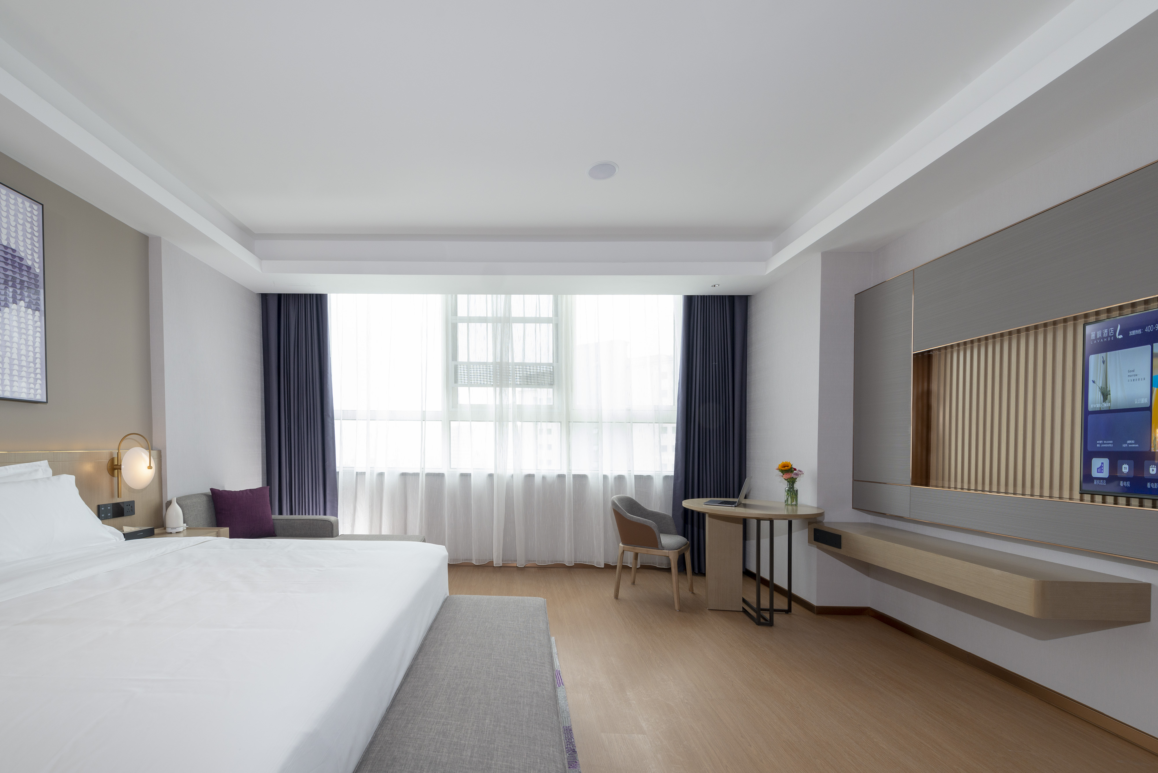 Lavande Hotel (Tianjin Zhongxin Ecological City Jijing Tiandi Branch)豪华套房（慕思品牌床垫+电视投屏+城市街景+小冰箱）