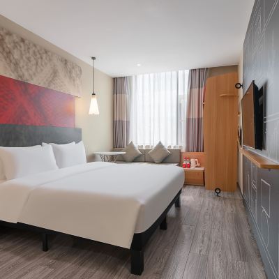 高級大床房（柔軟慢回彈記憶枕+外窗） 宜必思飯店（成都武候祠錦裡店）優惠