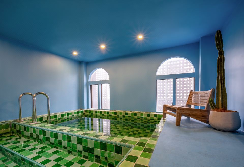 泳池汗蒸雙床房