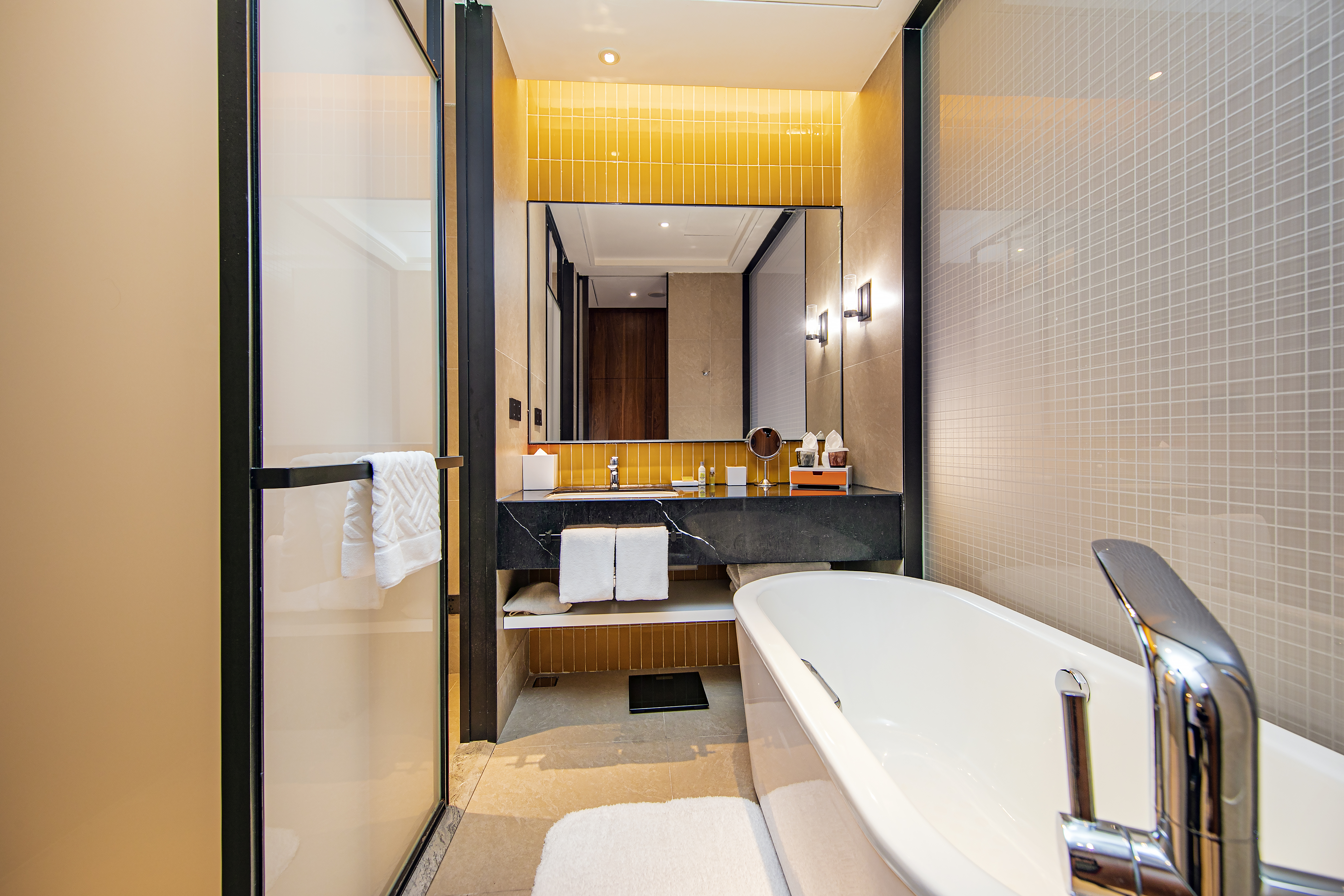 臻選行政雙床房（金可兒床墊+康乃馨布草+迷你冰箱）