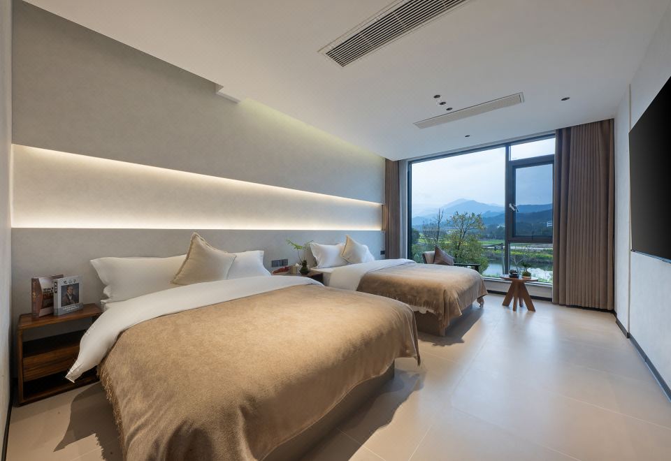 Guestroom - With View (2 Beds)