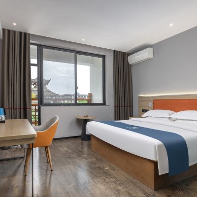 豪華大床房（逸緻空間+安心睡眠） 宜尚飯店（成都都江堰景區南橋店）優惠