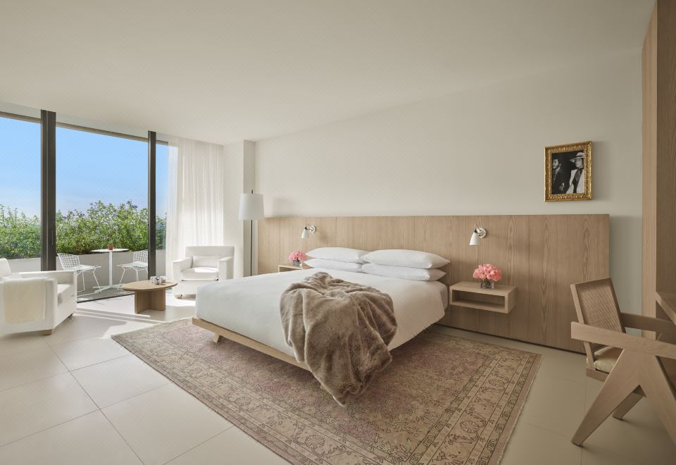 顶楼套房 - 带1张特大号床、梳化床和阳台