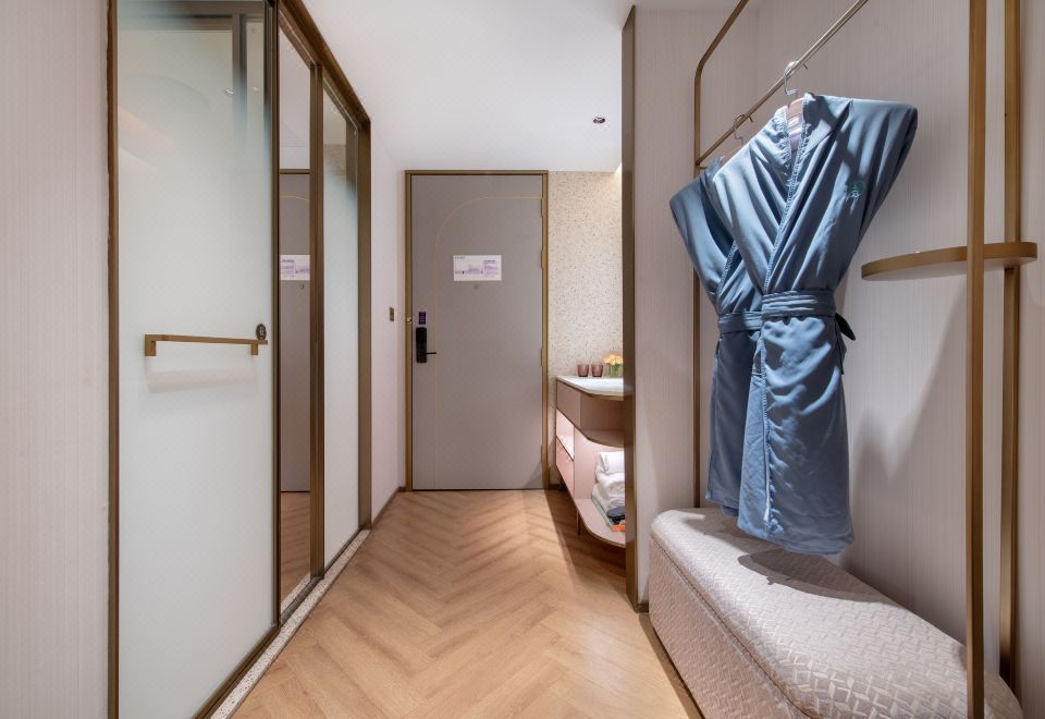 Xinxiang Deluxe King Room