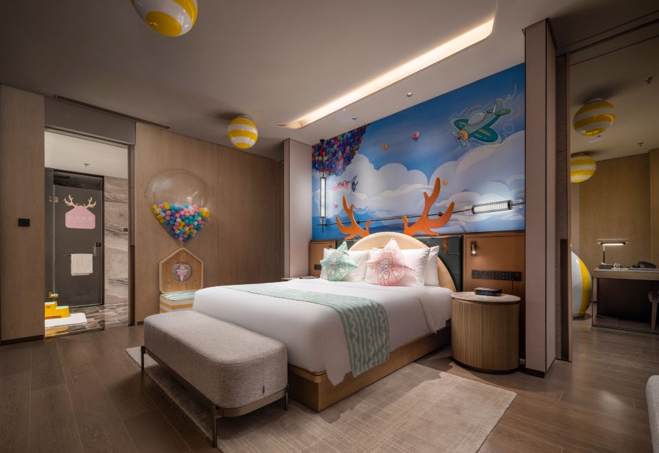 Yangzi River International Conference CenterCandy House Theme Two-Bedroom River-View Suite