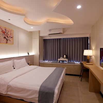 浪漫影院房（投影100寸+騰訊會員+手機投屏） 千色滙主題酒店（佛山科技學院祖廟店）優惠