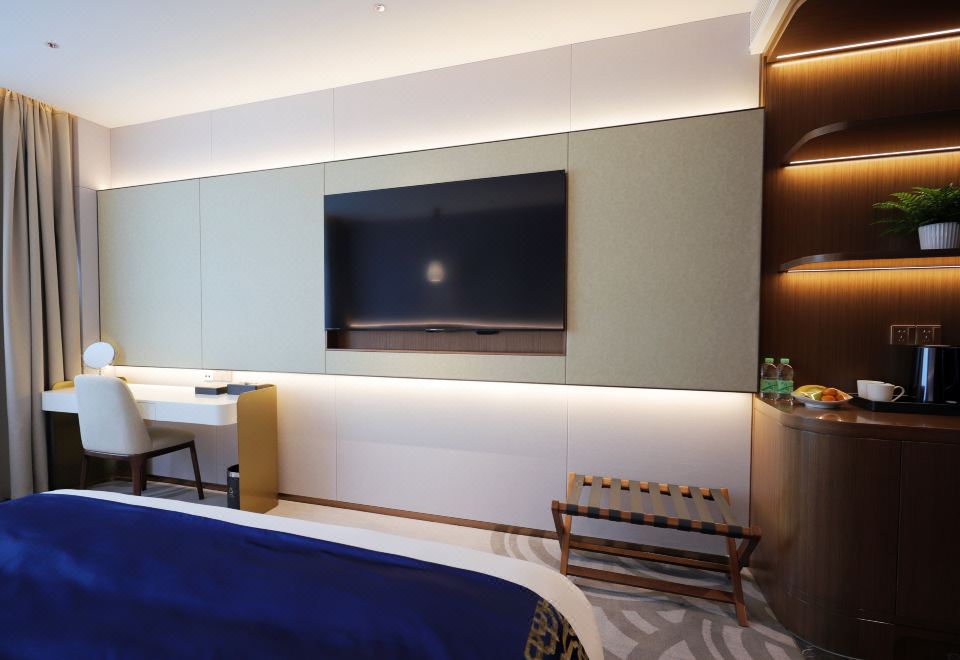 商务大床房（舒眠床垫+贵妃椅+自动窗帘）