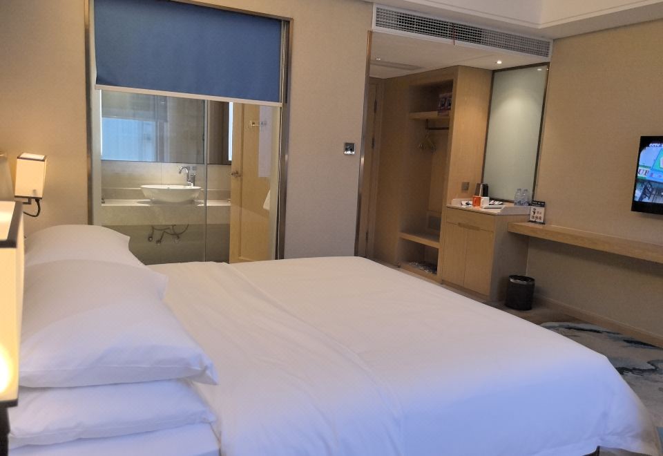 Vienna Hotel (Longhui Bus Terminal)Superior Double Room